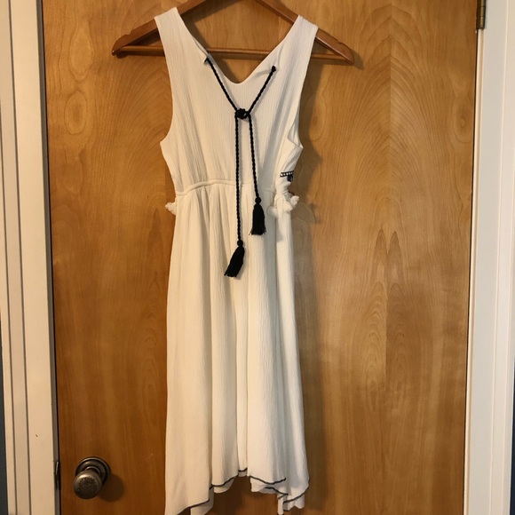 Beach / Summer Dress 🏖 - Picture 3 of 4